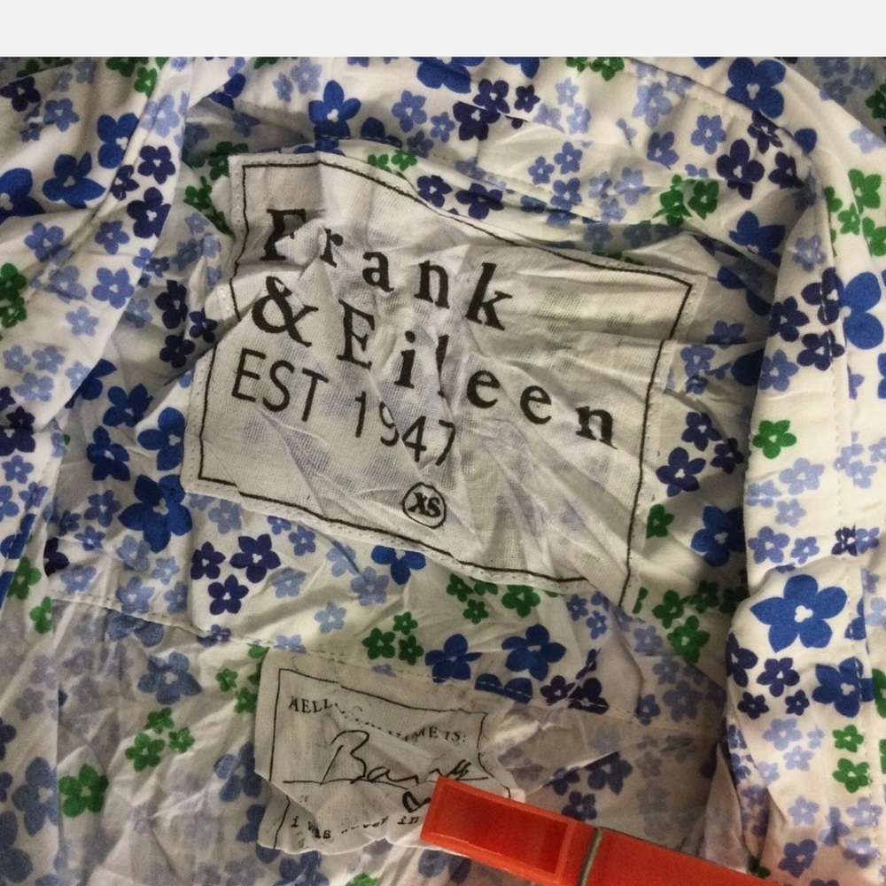 Frank & Eileen Blue and White Berry Crinkle Cotton Floral Button Down Shirt - Picture 2 of 8